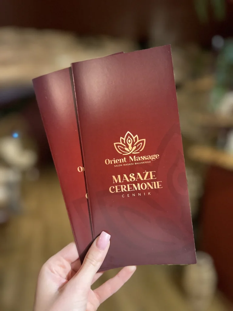 Bordowe okładki cenników masaży i ceremonii Orient Massage.